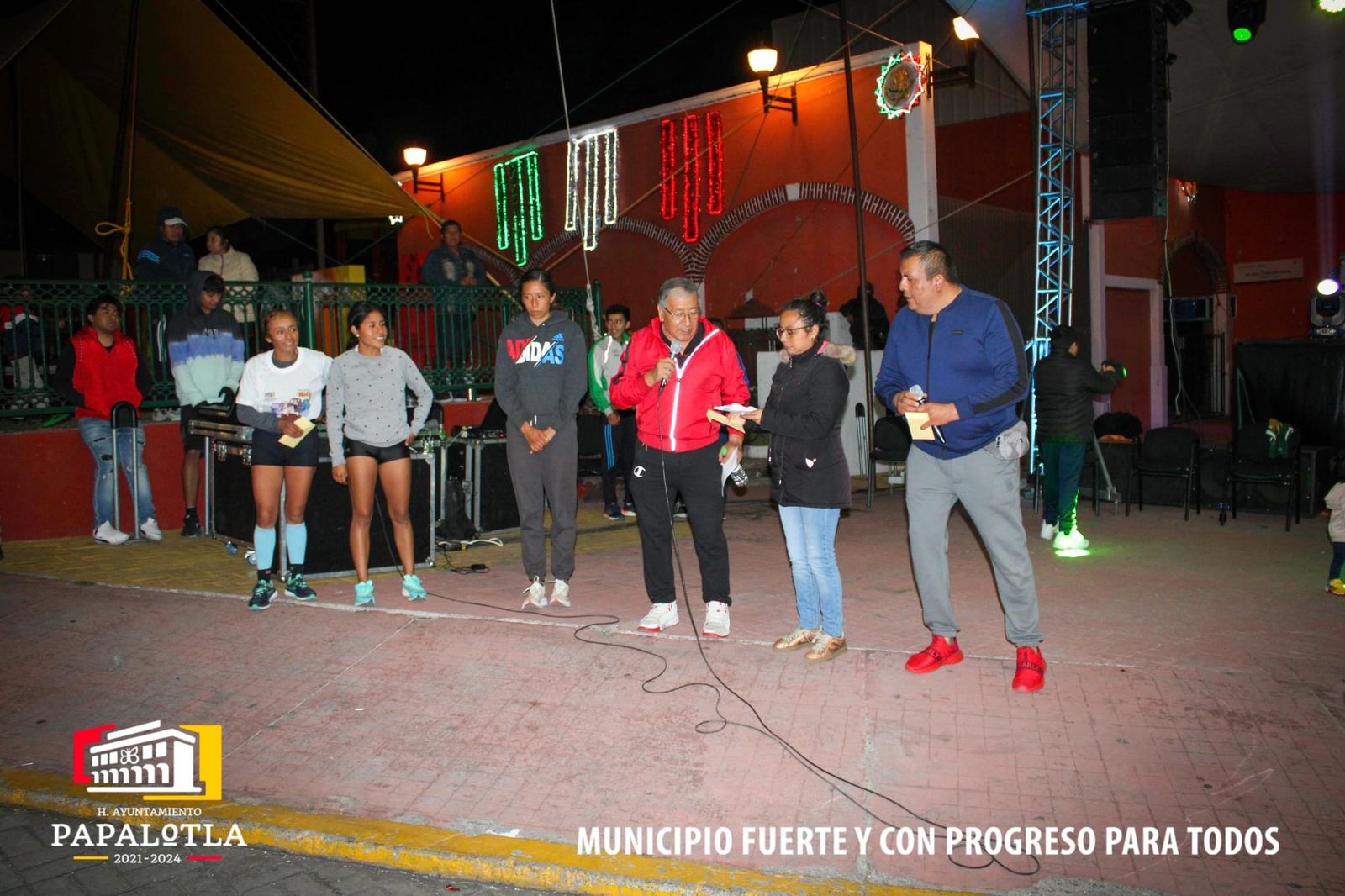 Con éxito se realizó la Carrera Atlética Nocturna, en Papalotla